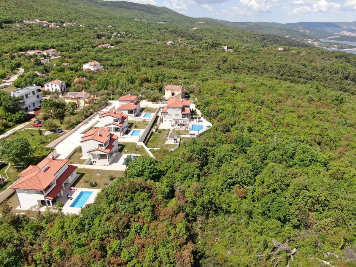 Yourcroatiaholiday - Villa With 6 Rooms Drenje  Zewnętrze zdjęcie